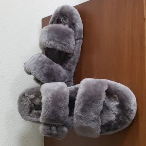 NWOT UGG Shearling Slippers Size 10 Charcoal Gray